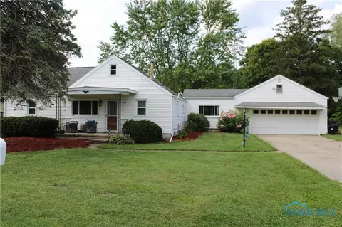 2240 Middleton Pike, Luckey, OH 43443