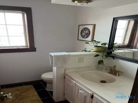 627 E Main St, Leipsic, OH 45856 photo 10