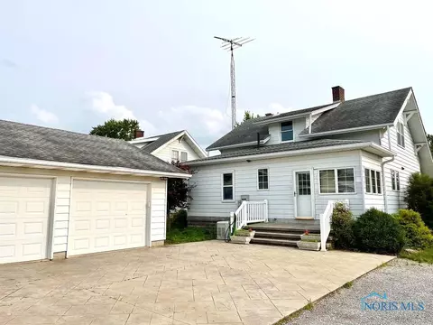 627 E Main St, Leipsic, OH 45856 photo 2