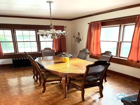 627 E Main St, Leipsic, OH 45856 photo 4
