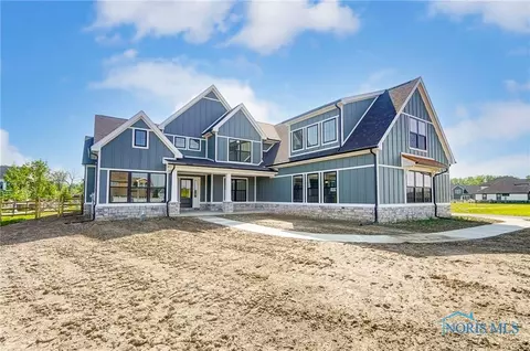25946 Seminary Rd, Perrysburg, OH 43551