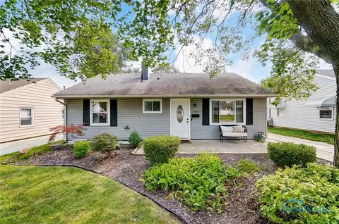 1144 Hugo St, Maumee, OH 43537