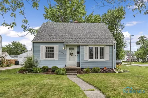 3051 Winston Blvd, Toledo, OH 43614
