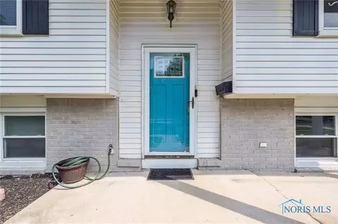 633 Dussel Dr, Maumee, OH 43537 photo 4