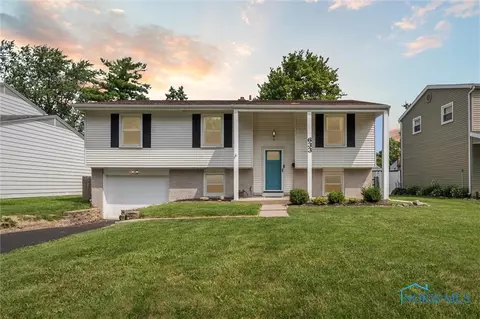 633 Dussel Dr, Maumee, OH 43537