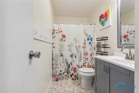 633 Dussel Dr, Maumee, OH 43537 photo 13