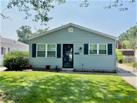 5417 Grey Dr, Sylvania, OH 43560