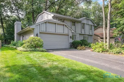 7045 Leicester Rd, Toledo, OH 43617