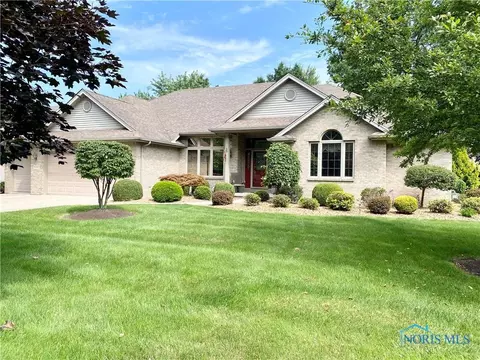 5287 Pintail Ln, Northwood, OH 43619