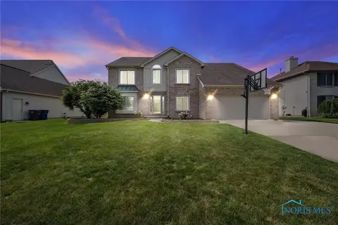 26502 Mingo Dr, Perrysburg, OH 43551