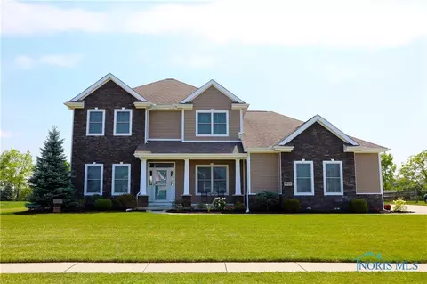 8623 Juniper Ln, Monclova, OH 43542