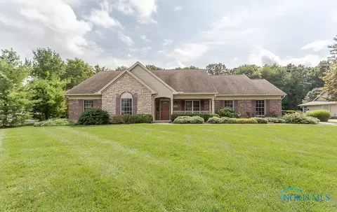 11113 Oak Pointe Dr, Whitehouse, OH 43571