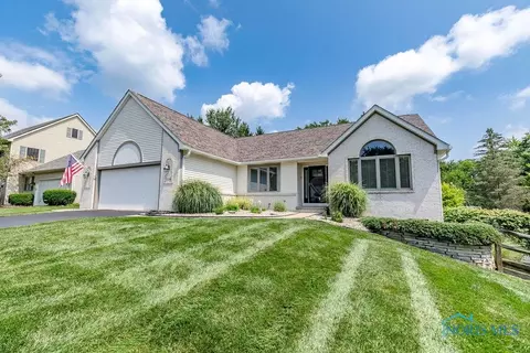 5834 Apple Meadow Dr, Sylvania, OH 43560
