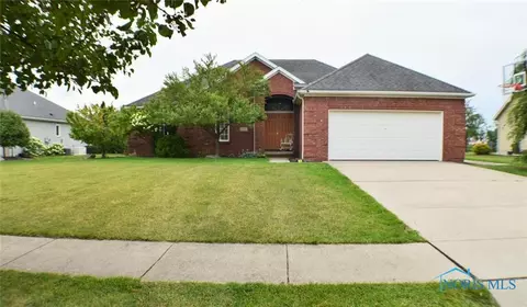 807 Challenger Memorial Dr, Woodville, OH 43469