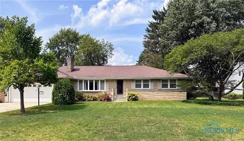 1218 Madison Rd, Fostoria, OH 44830