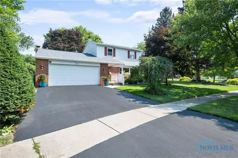 401 Orchard View Dr, Maumee, OH 43537
