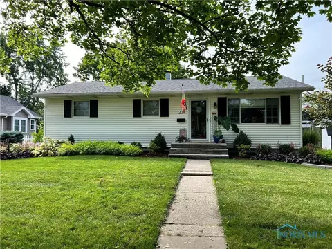 238 W 6th St, Perrysburg, OH 43551