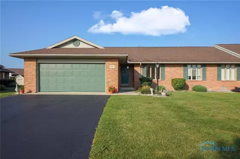 1916 Stonehedge Dr, Findlay, OH 45840