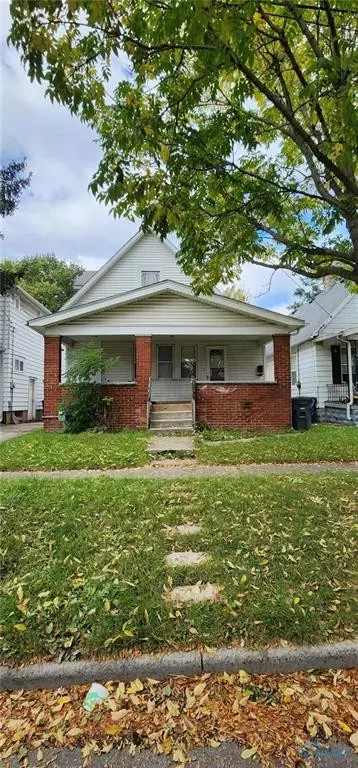 2445 Woodford St, Toledo, OH 43605