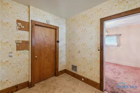 1007 Alldays Ave, Toledo, OH 43607 photo 16