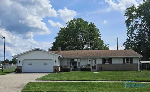 414 Parkwood Dr, Delta, OH 43515