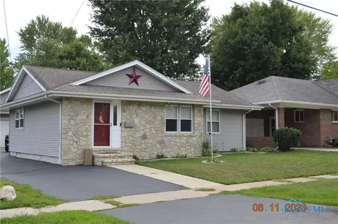 225 E Hobart Ave, Findlay, OH 45840
