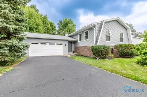 600 Wilkshire Dr, Waterville, OH 43566