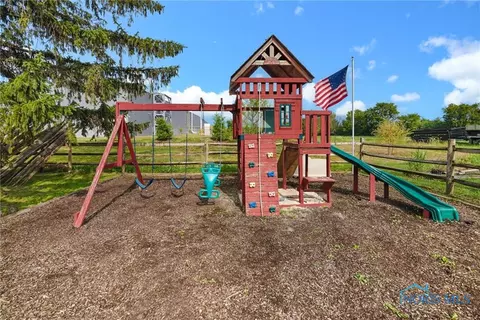 6764 Keller Rd, Walbridge, OH 43465 photo 32