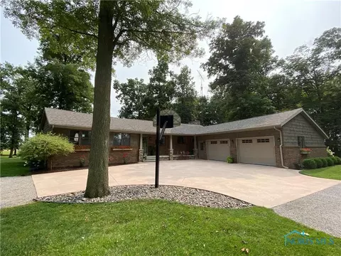 30048 Allen Rd, Defiance, OH 43512