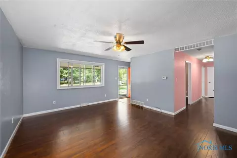 783 Nottingham Dr, Genoa, OH 43430 photo 7