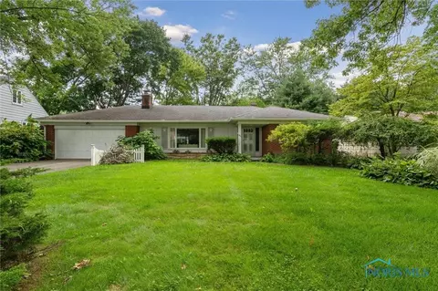 2711 Wicklow Rd, Toledo, OH 43606