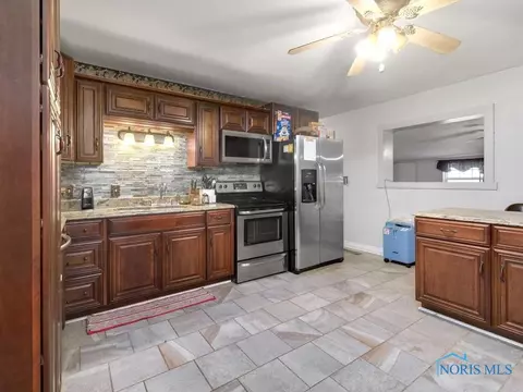 837 Harmon St, Findlay, OH 45840 photo 17