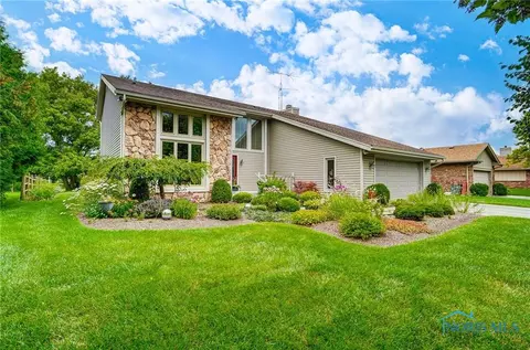 2352 Heatherglen Dr, Maumee, OH 43537