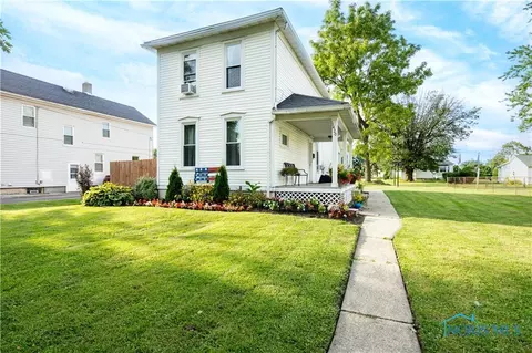 1420 Hickory St, Fremont, OH 43420