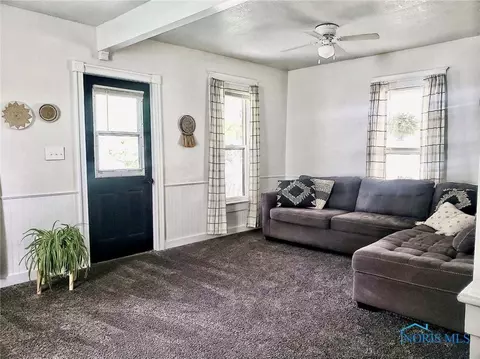 411 W Maple St, Deshler, OH 43516 photo 5