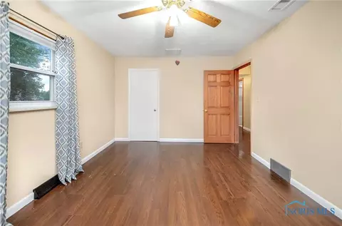 28741 Tracy Rd, Walbridge, OH 43465 photo 23