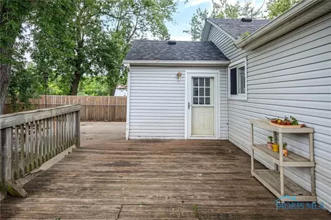 28741 Tracy Rd, Walbridge, OH 43465 photo 32
