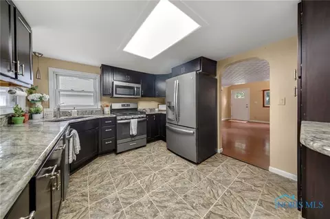 28741 Tracy Rd, Walbridge, OH 43465 photo 19