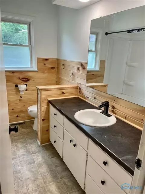 704 E Main St, Ottawa, OH 45875 photo 9