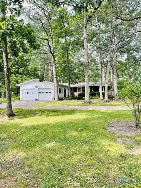 8524 Glenburg Rd, Defiance, OH 43512