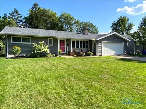 530 Willow Ln, Perrysburg, OH 43551
