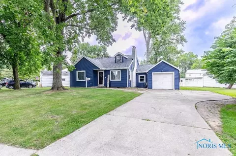 135 Wilkshire Dr, Waterville, OH 43566