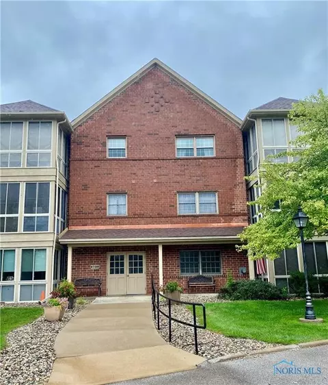4730 Glendale Ave #302, Toledo, OH 43614