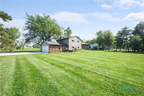 9232 Devils Hole Rd, Bowling Green, OH 43402