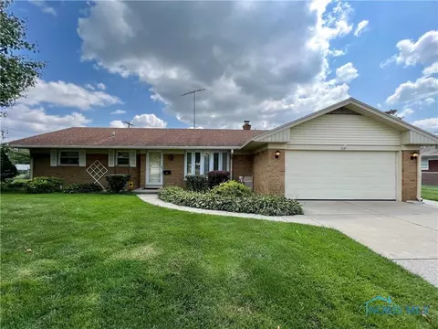 1645 Eaton Dr, Toledo, OH 43614