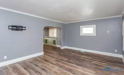 1811 Alvin St, Toledo, OH 43607 photo 2