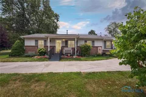 136 Bierley Ave, Pemberville, OH 43450