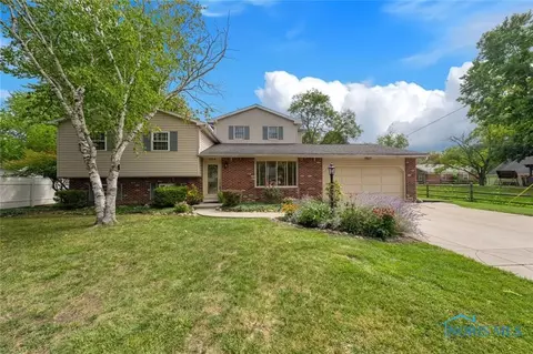 504 N Wintergarden Rd, Bowling Green, OH 43402