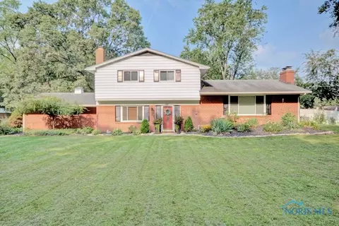 5635 Flanders Rd, Toledo, OH 43623