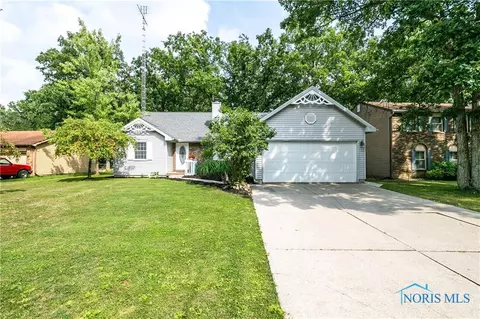 1877 Sherwood Dr, Defiance, OH 43512